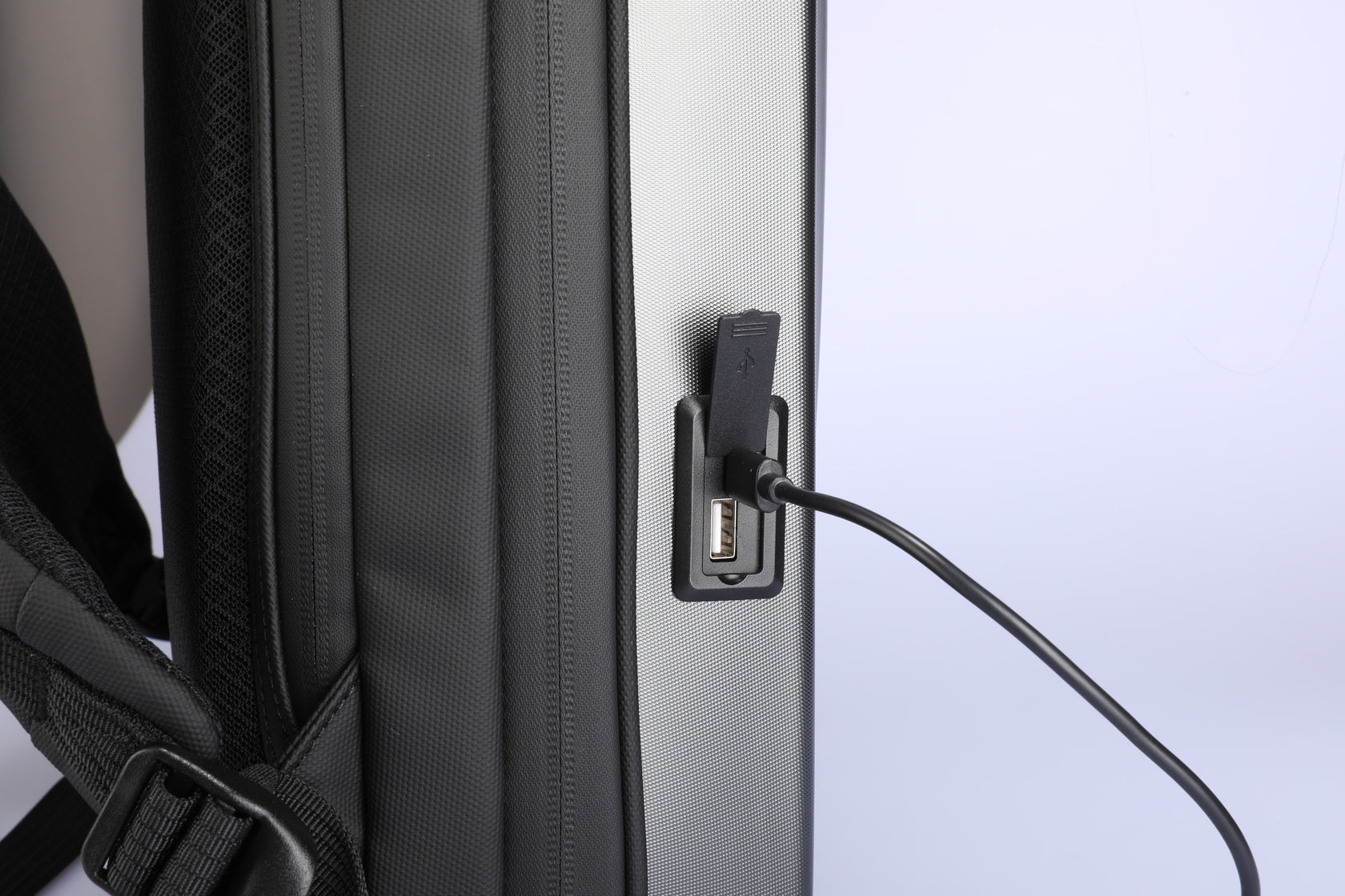 MarkRyden MR8918 Product Description